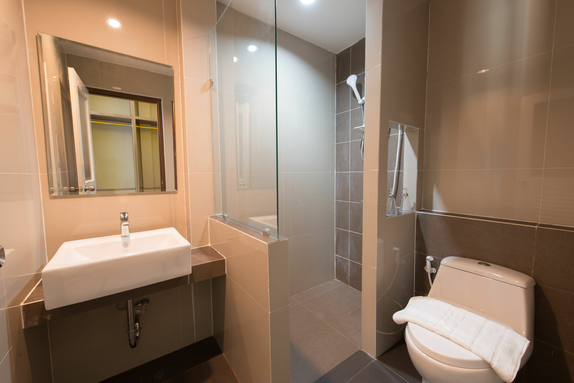 Le Clarita Lejlighedshotel Bangkok Eksteriør billede
